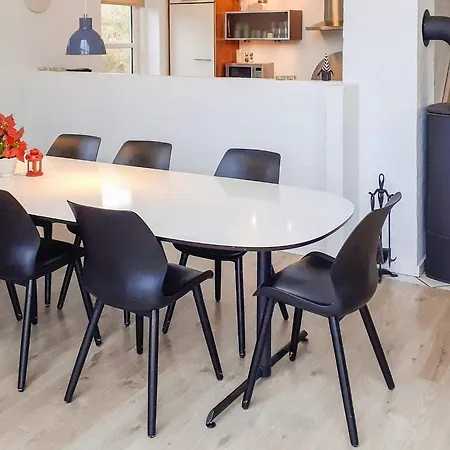 Secluded Retreat Near - By Traum Vigsø